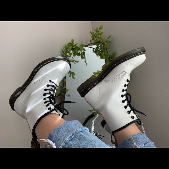 Dr. Martens Shoes - DR. MARTENS (WHITE SMOOTH)